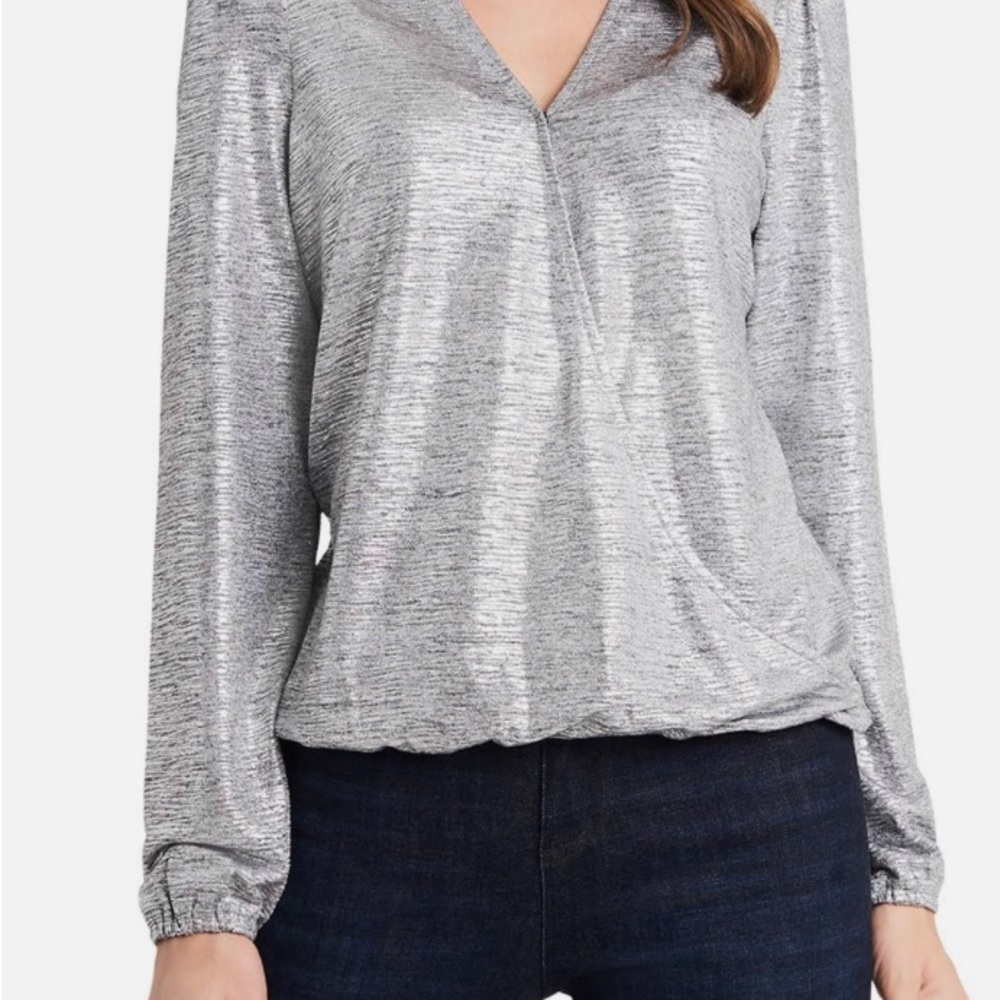 Vince Camuto Women's Blouse Silver Metallic Sparkle V-Neck Stretchy Long-Sleev S